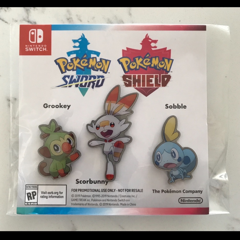 2019 Exclusive Pokemon 3 Pin Set